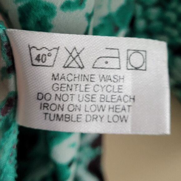 Violet & Claire Womens Blouse Plus Size 2x Green Snakeskin Print Short Sleeves - Picture 7 of 10